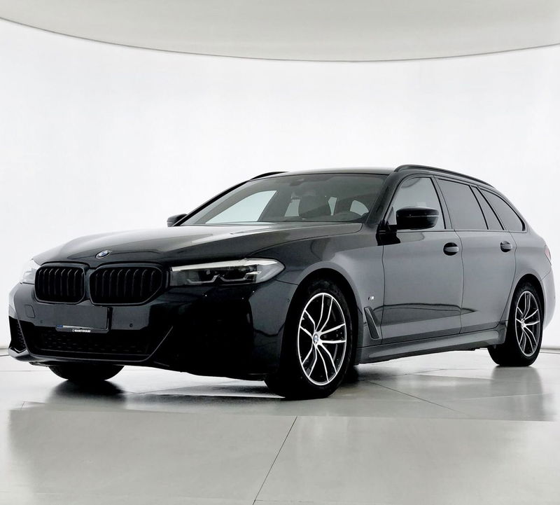 BMW Serie 5 Touring 520d 48V xDrive  Msport  del 2023 usata a Bastia Umbra