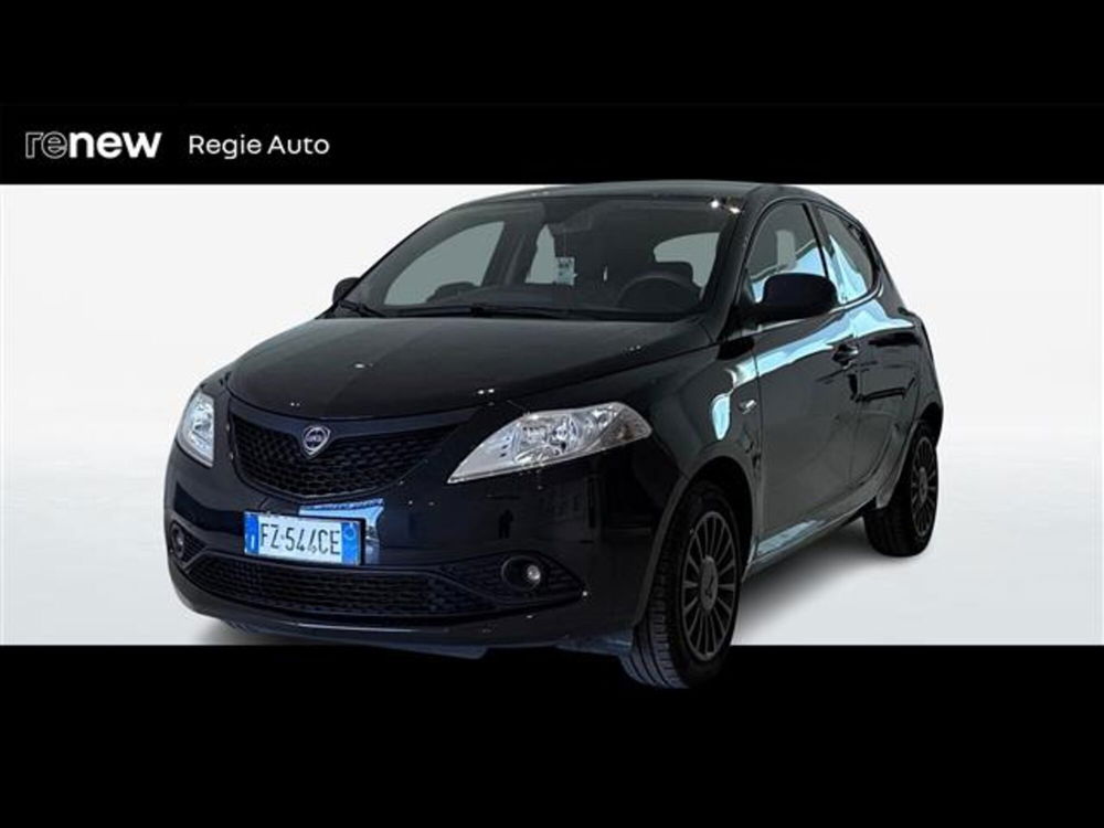 Lancia Ypsilon usata a Viterbo