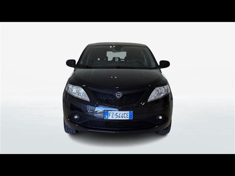 Lancia Ypsilon usata a Viterbo (2)