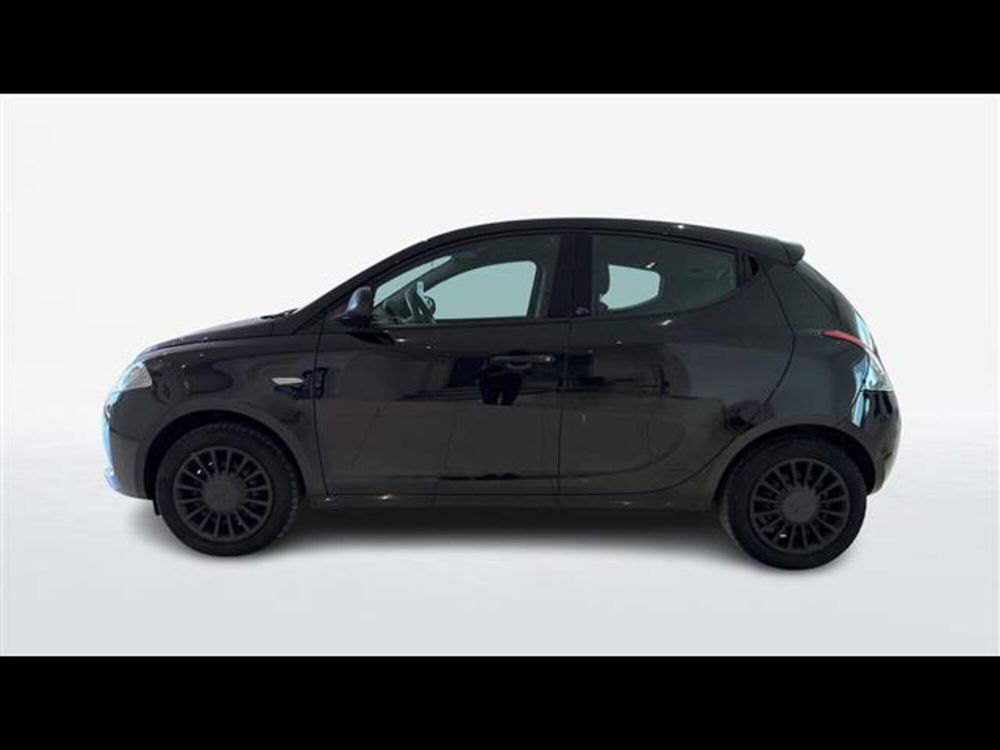 Lancia Ypsilon usata a Viterbo (3)