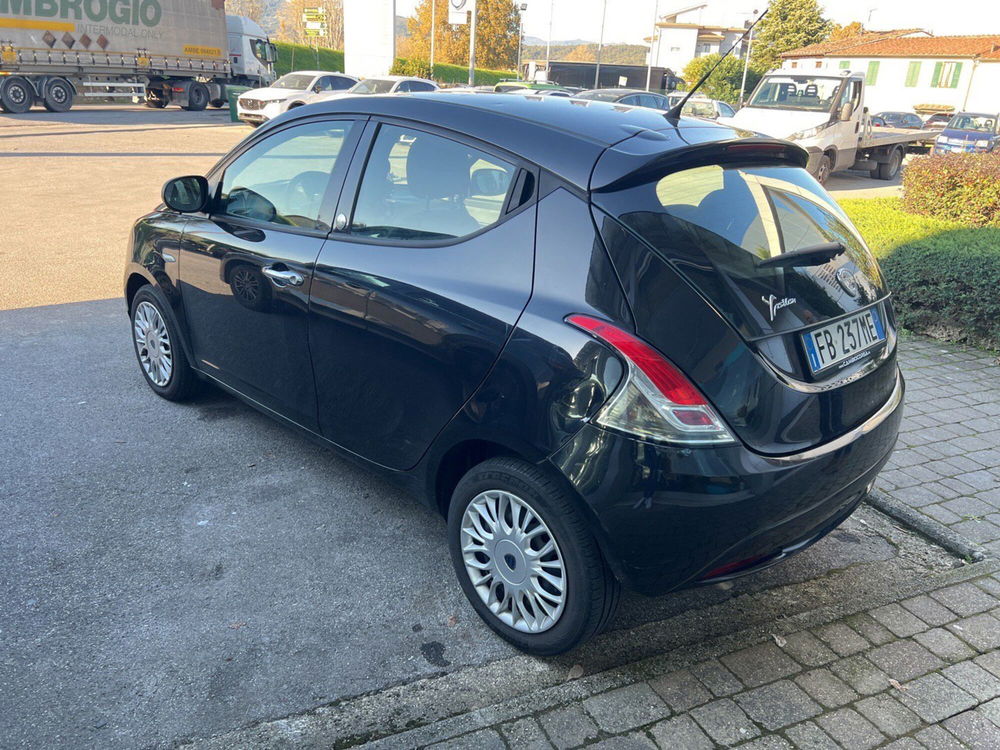 Lancia Ypsilon usata a Lucca (2)