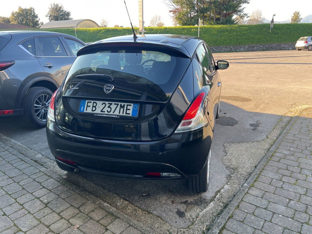 Lancia Ypsilon usata a Lucca (4)