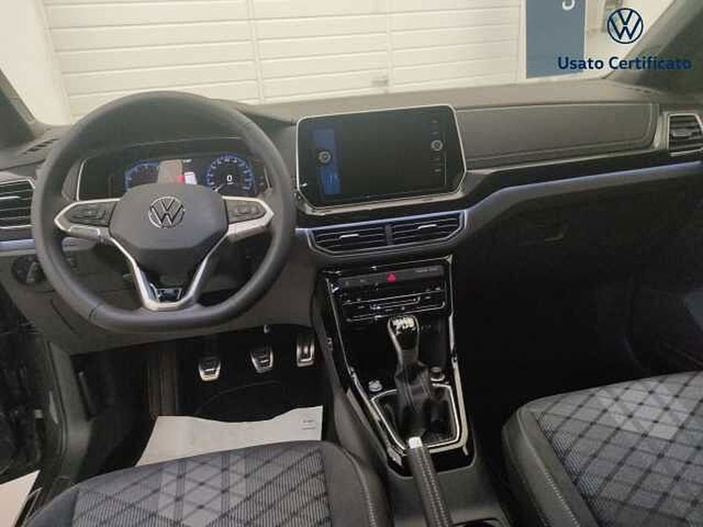 Volkswagen T-Cross nuova a Varese (15)