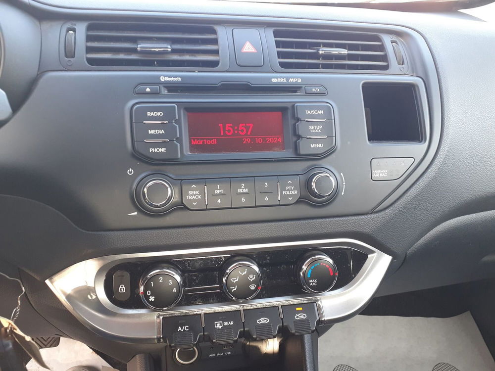 Kia Rio usata a Parma (11)