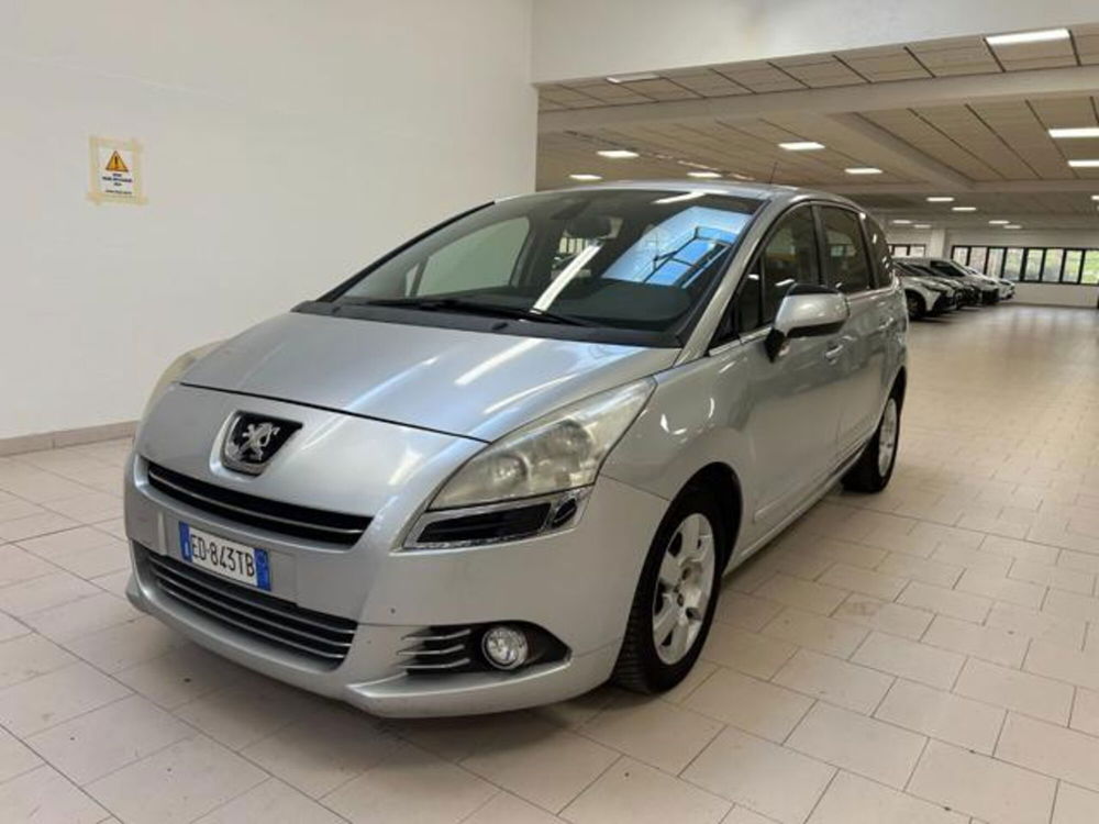 Peugeot 5008 usata a Cuneo