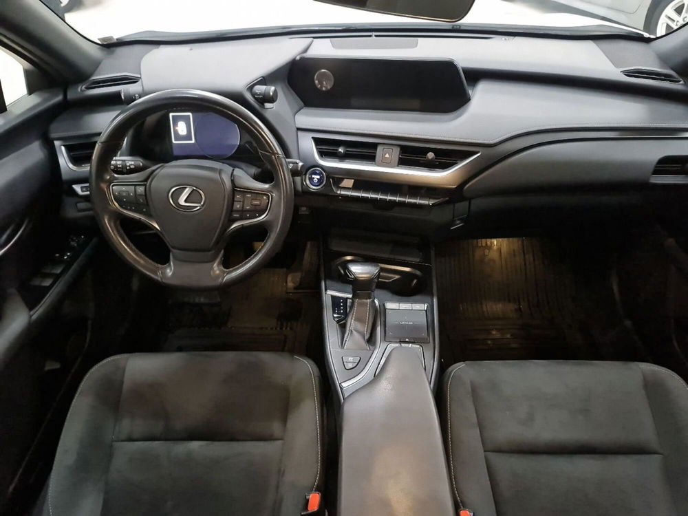 Lexus UX usata a Bologna (10)