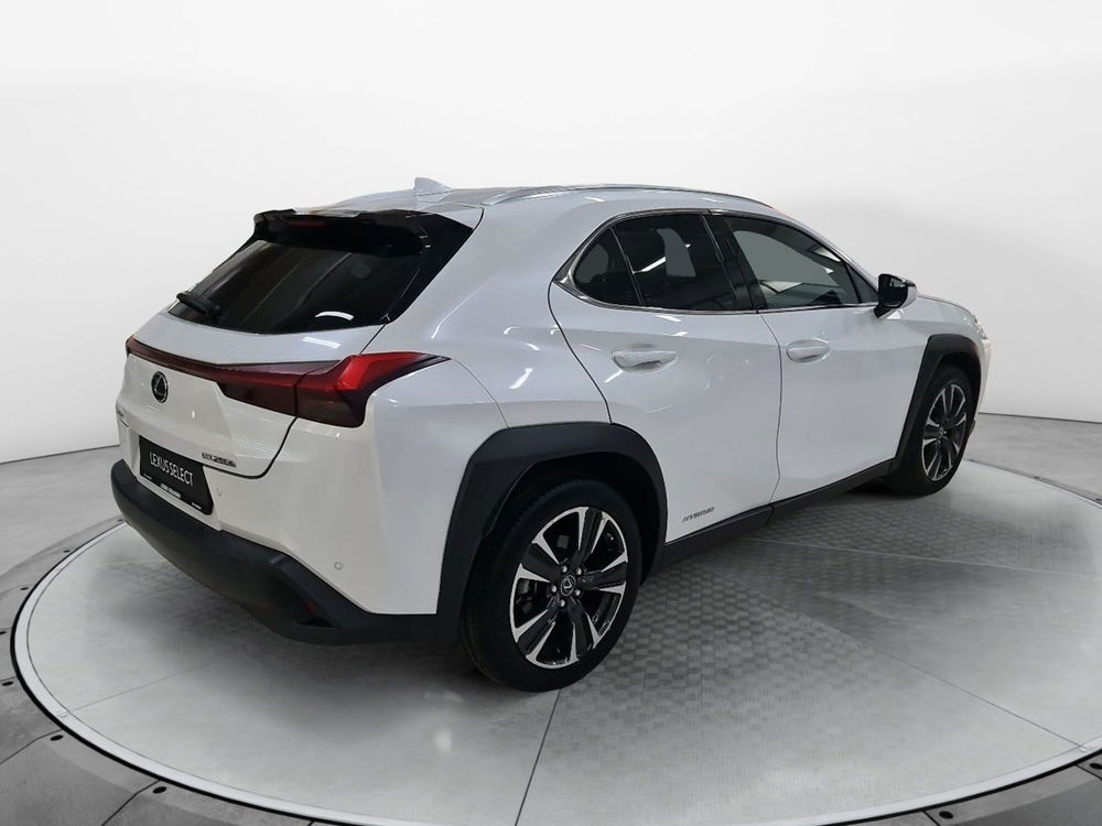 Lexus UX usata a Bologna (6)