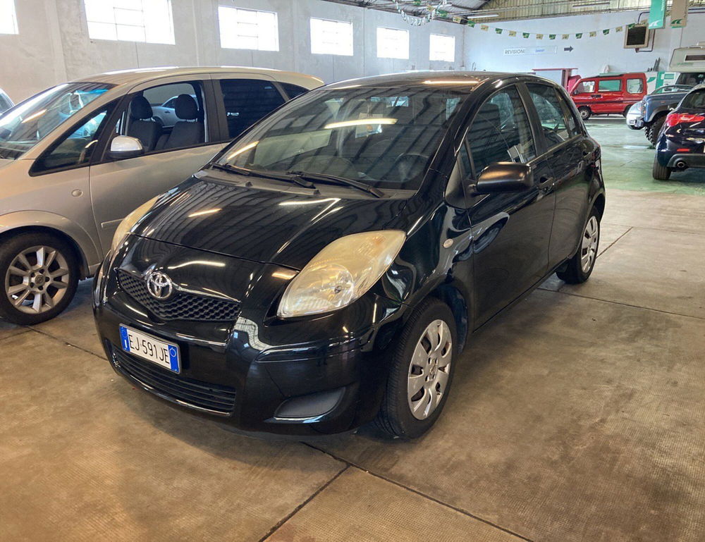 Toyota Yaris usata a Lucca