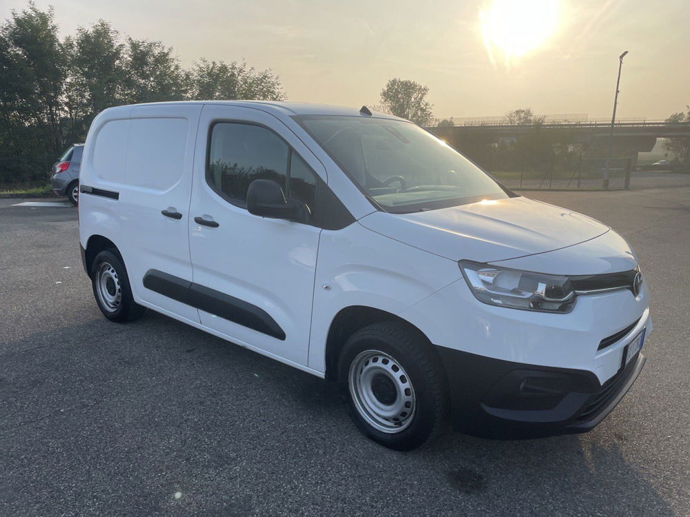 Toyota Proace City usata a Milano (4)