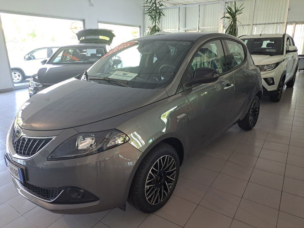 Lancia Ypsilon usata a Varese (11)