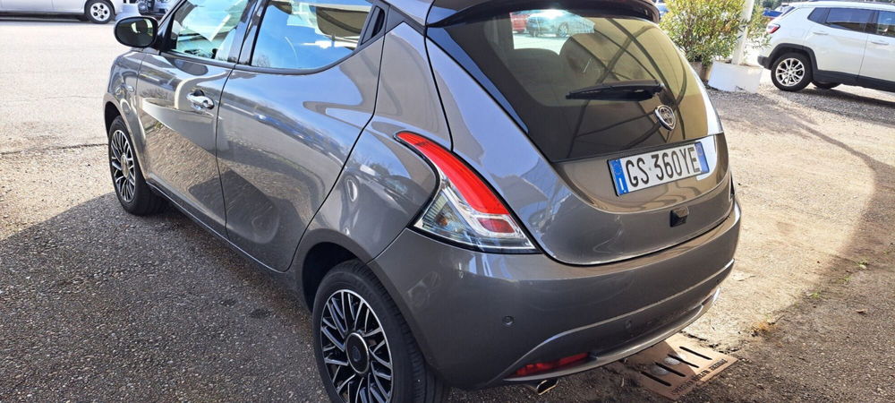 Lancia Ypsilon usata a Varese (20)