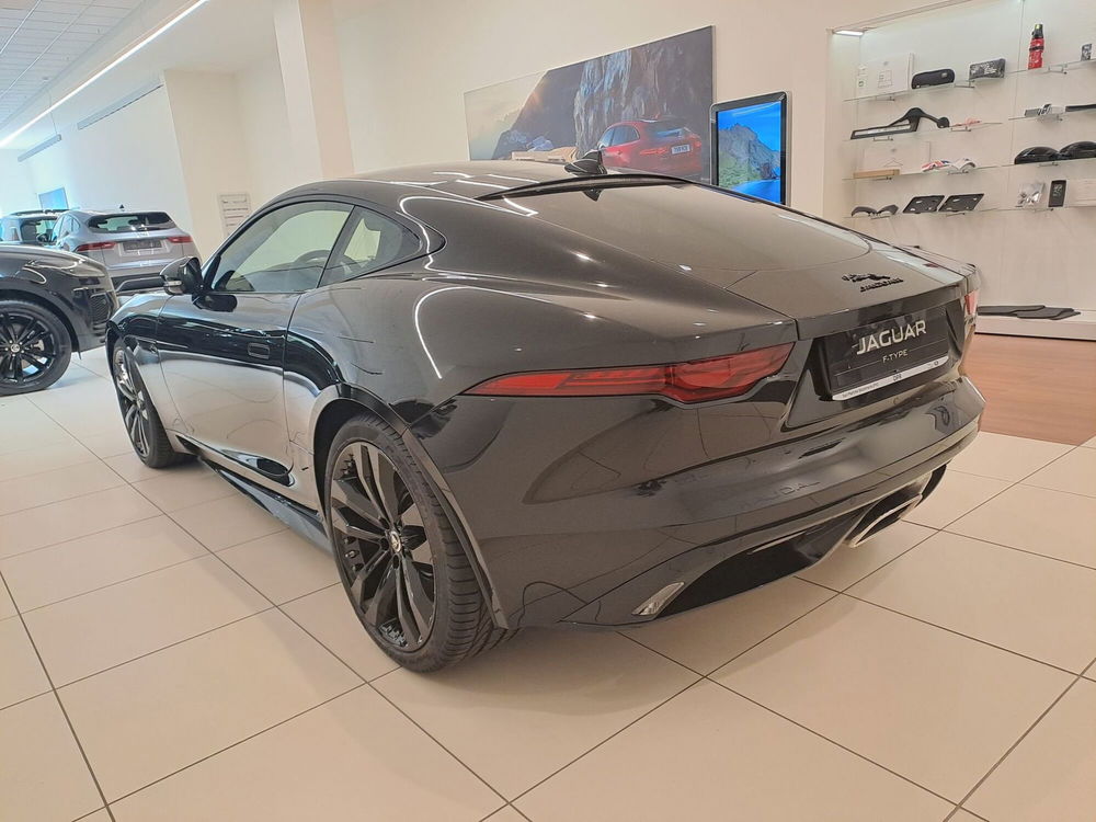 Jaguar F-Type Coupé nuova a Pavia (7)