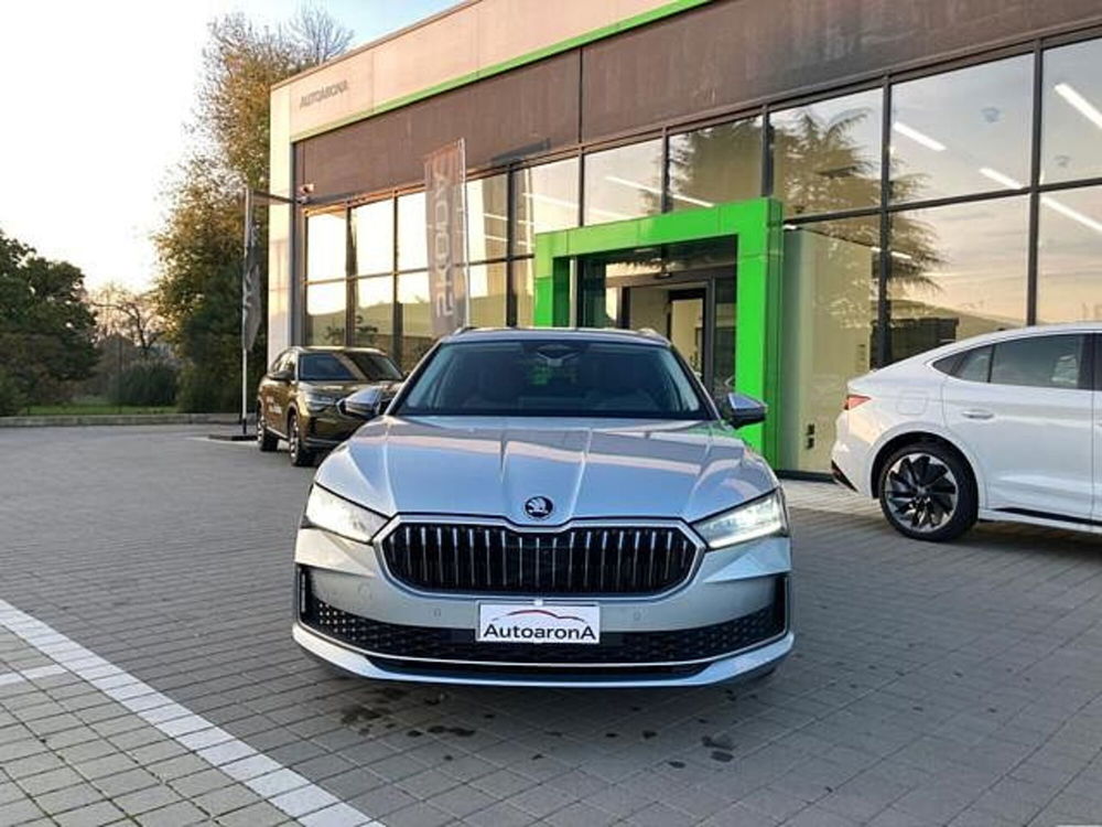 Skoda Superb nuova a Novara (2)