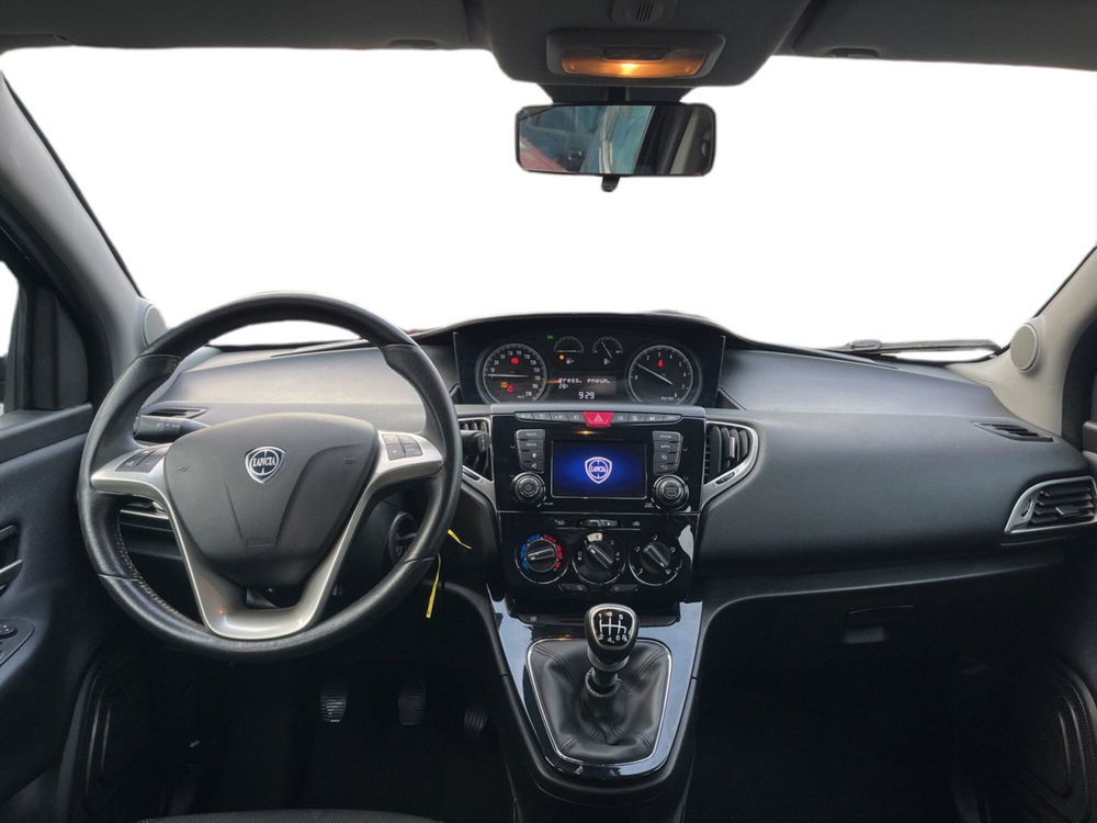 Lancia Ypsilon usata a Torino (11)