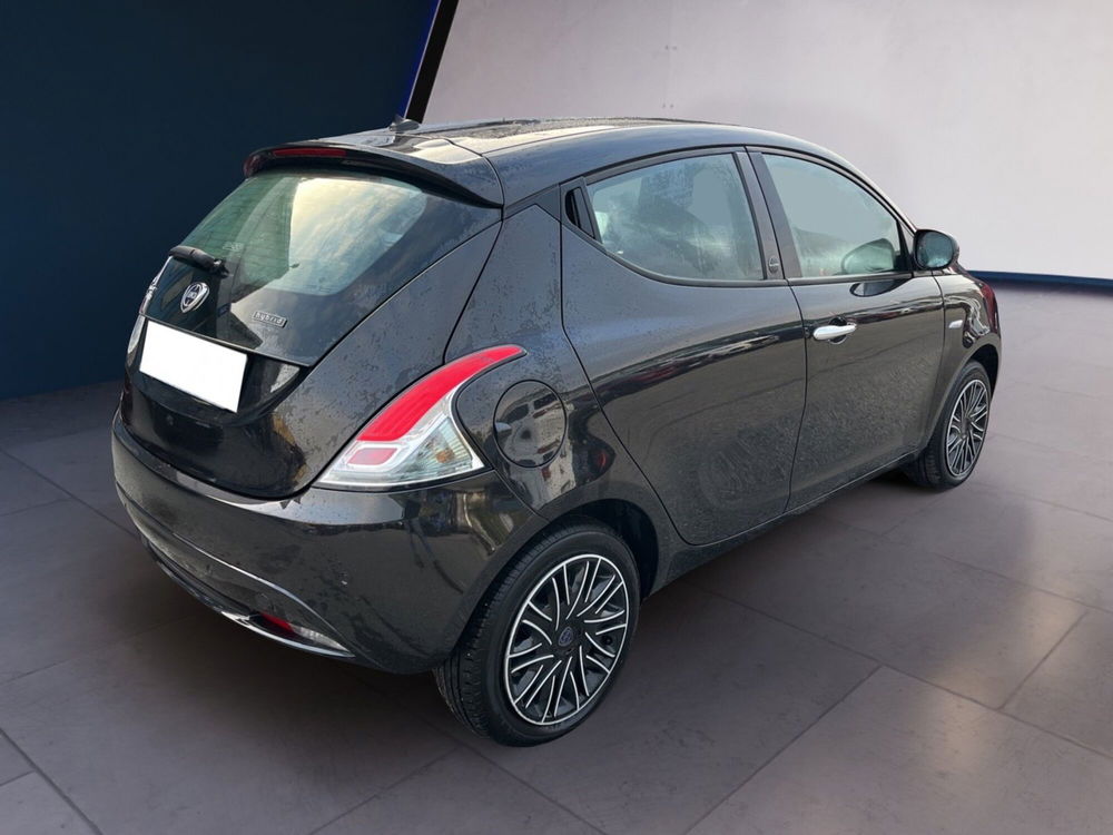 Lancia Ypsilon usata a Torino (5)