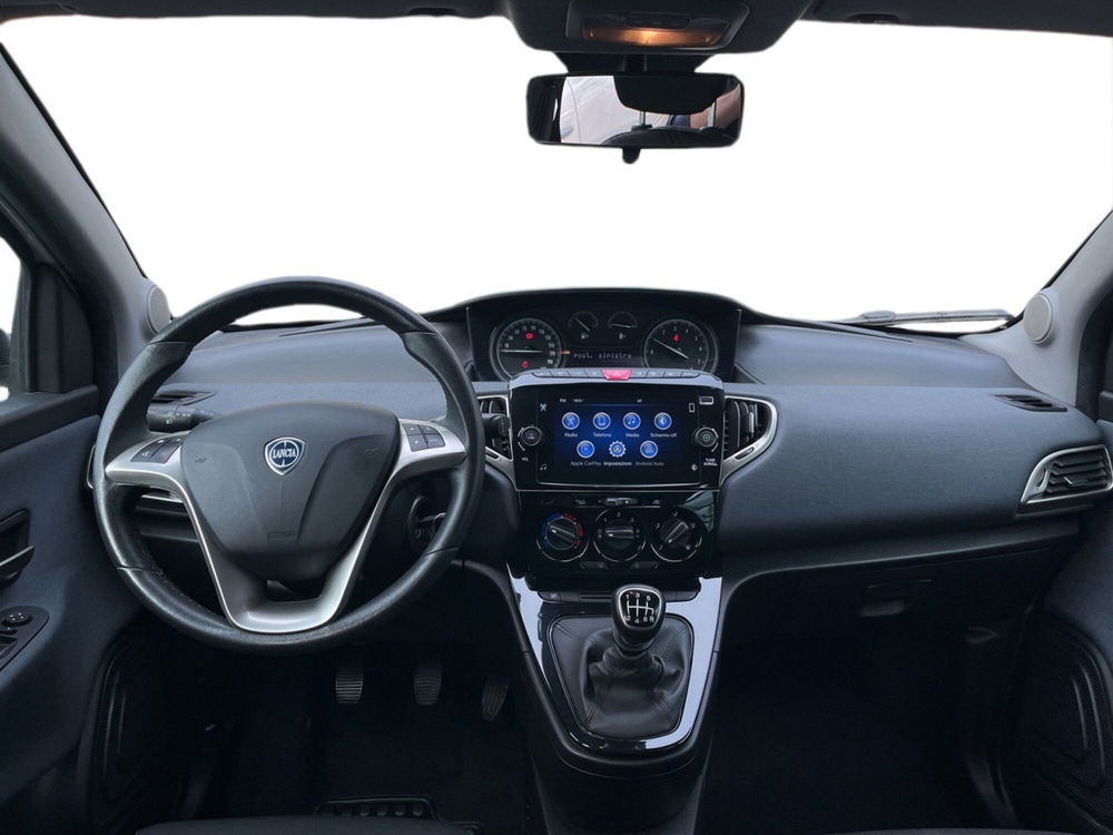 Lancia Ypsilon usata a Torino (11)