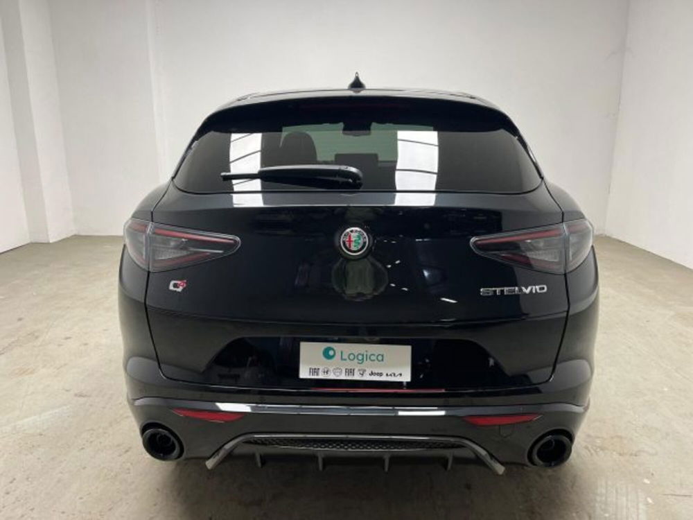 Alfa Romeo Stelvio nuova a Biella (10)