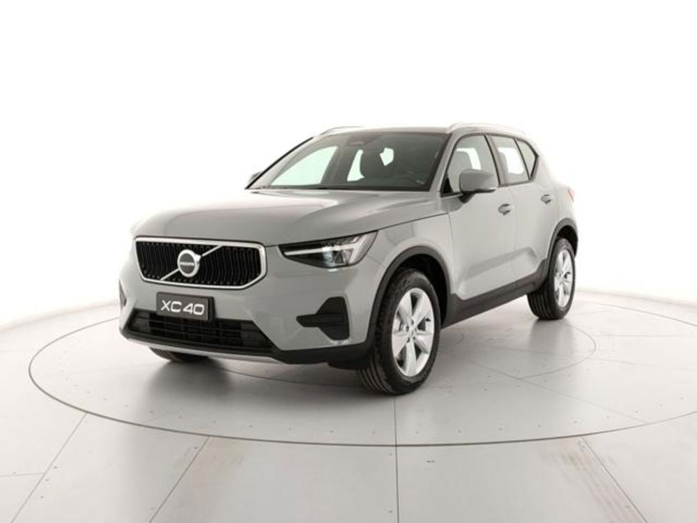 Volvo XC40 nuova a Modena (2)