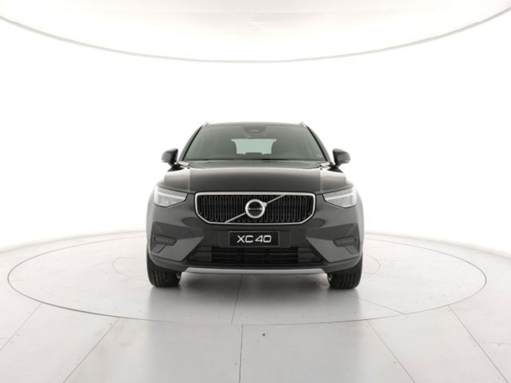 Volvo XC40 nuova a Modena (7)