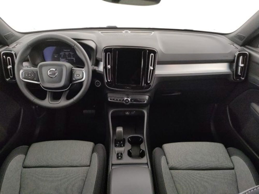 Volvo XC40 nuova a Modena (13)