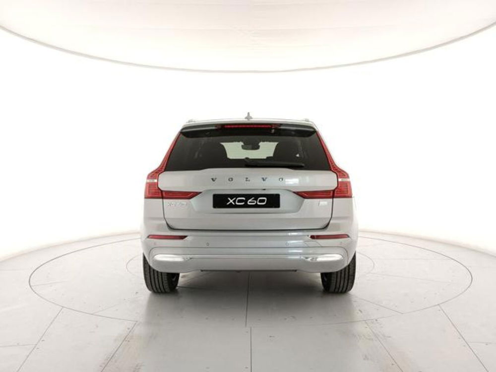 Volvo XC60 nuova a Modena (4)