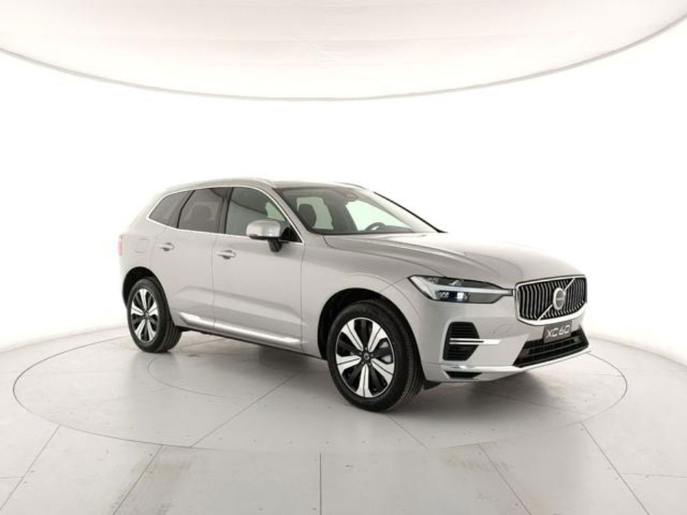 Volvo XC60 nuova a Modena (6)