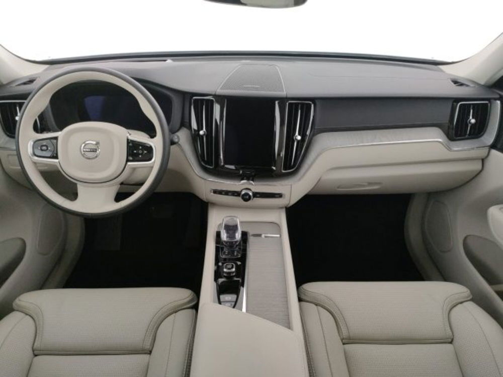 Volvo XC60 nuova a Modena (13)