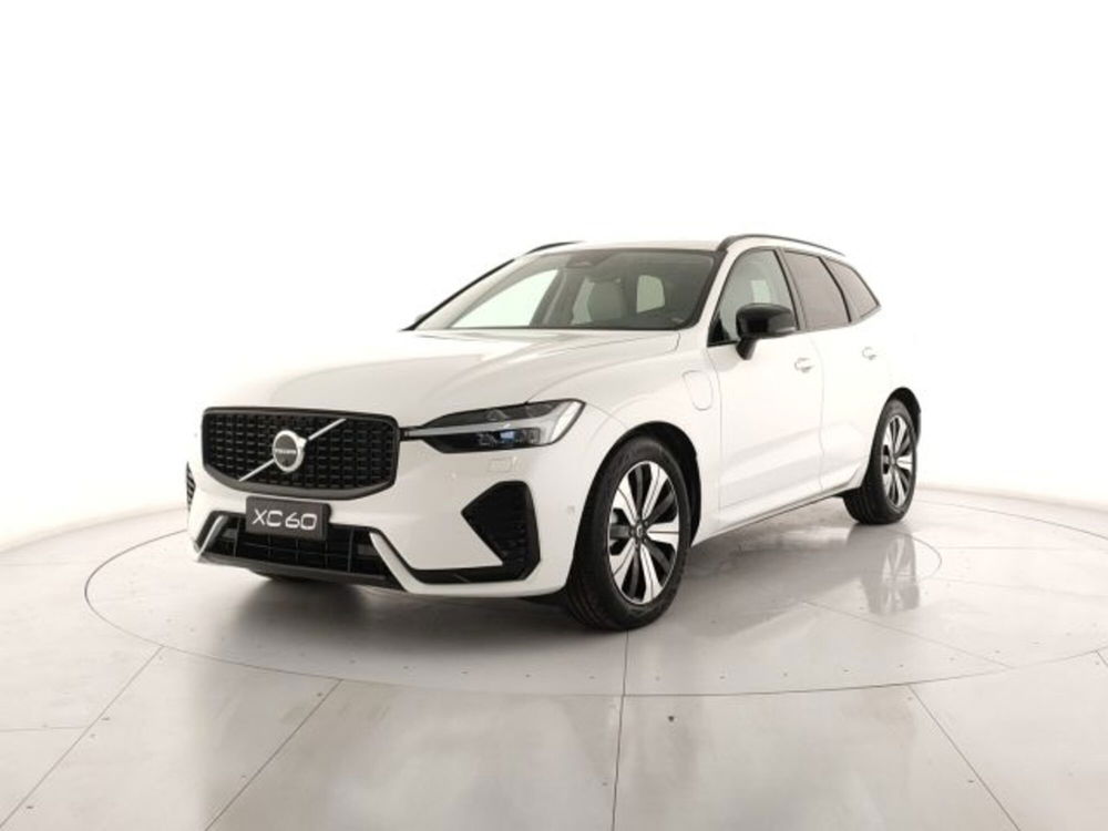 Volvo XC60 nuova a Modena (2)