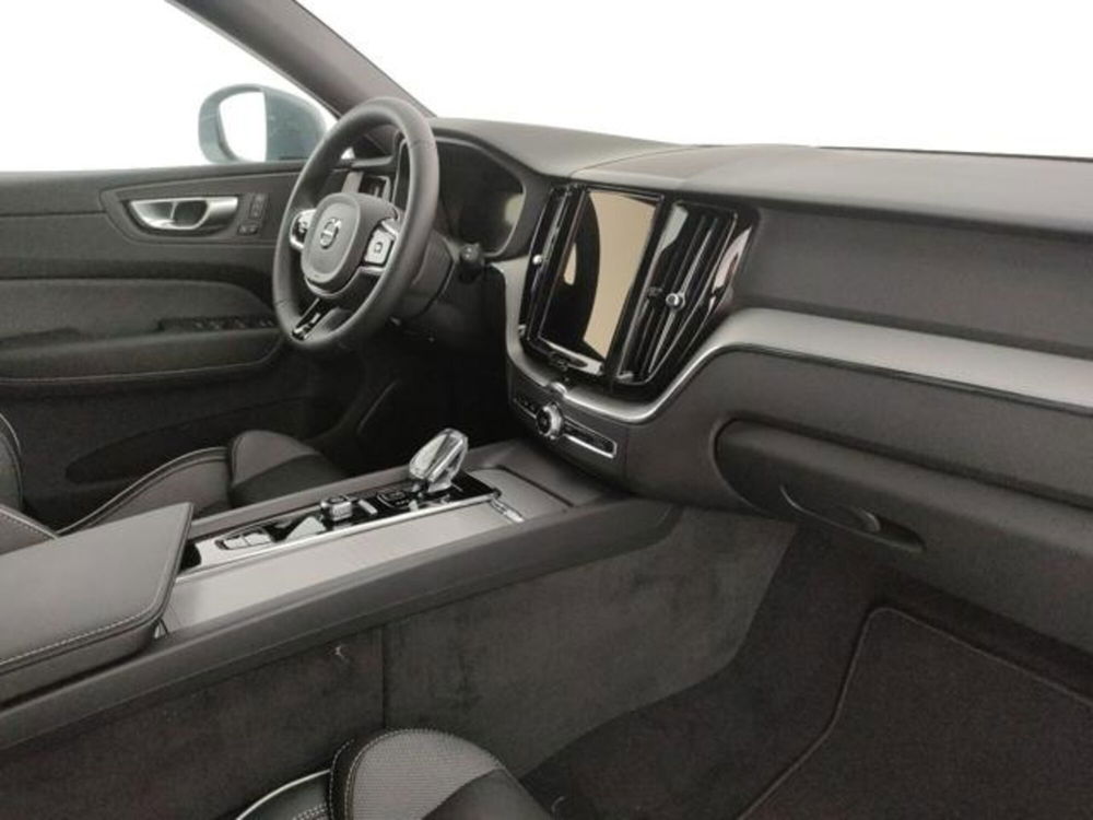 Volvo XC60 nuova a Modena (11)