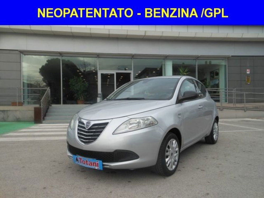 Lancia Ypsilon usata a L'Aquila