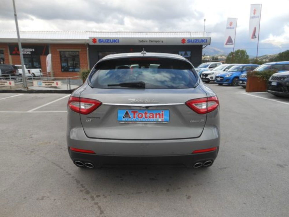 Maserati Levante usata a L'Aquila (10)