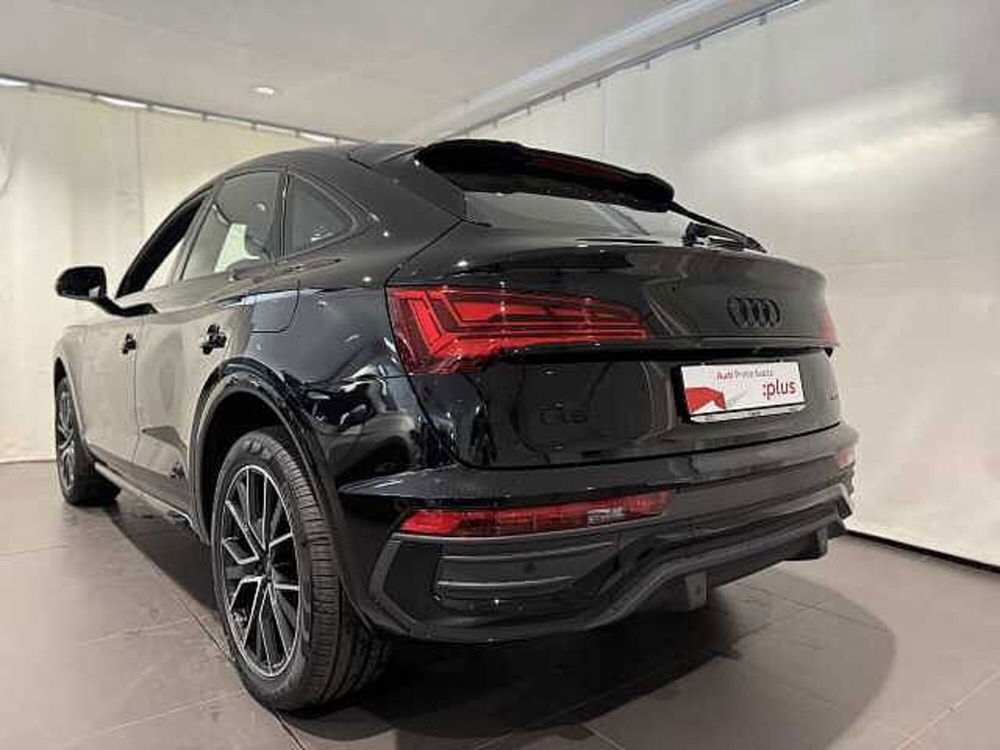 Audi Q5 Sportback nuova a Genova (2)