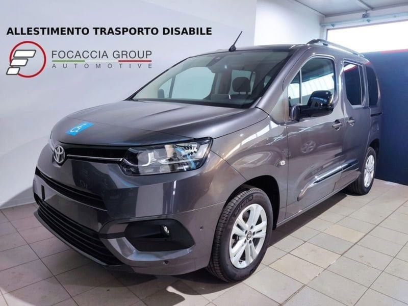 Toyota Proace City Verso City Verso 1.5D 130 CV S&amp;S Short D Executive  nuova a Torri di Quartesolo