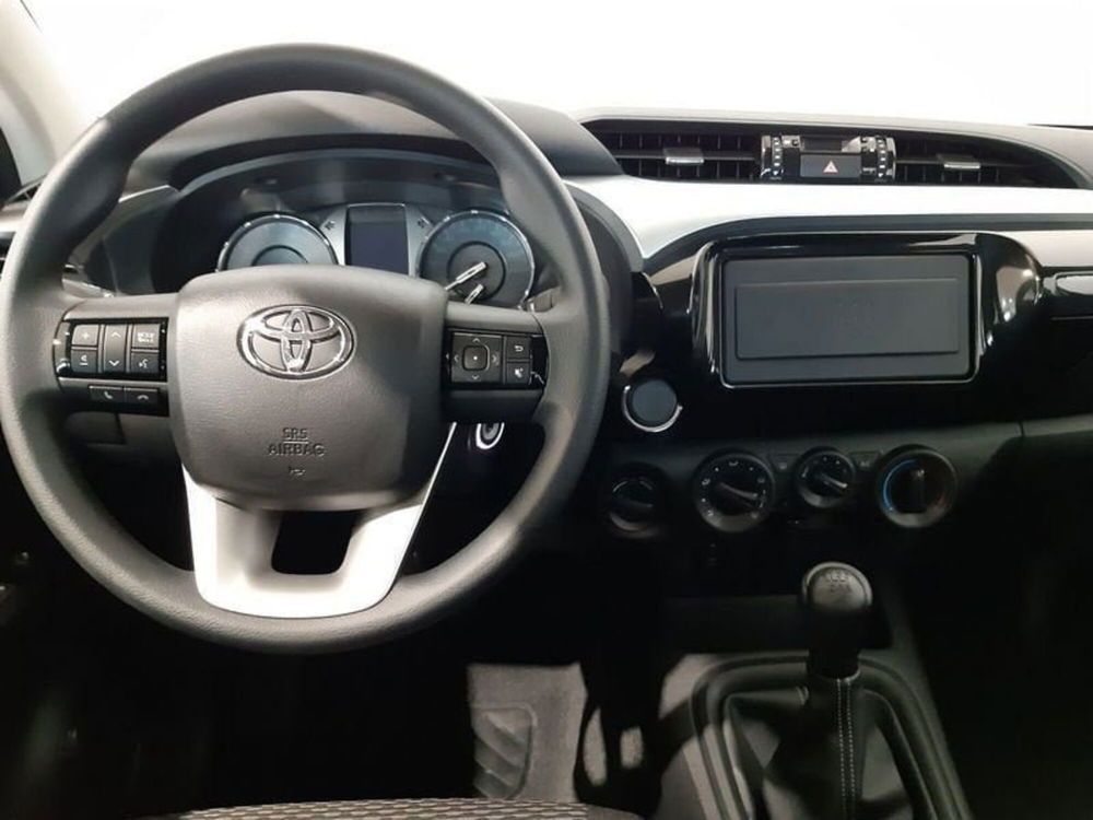 Toyota Hilux nuova a Vicenza (14)