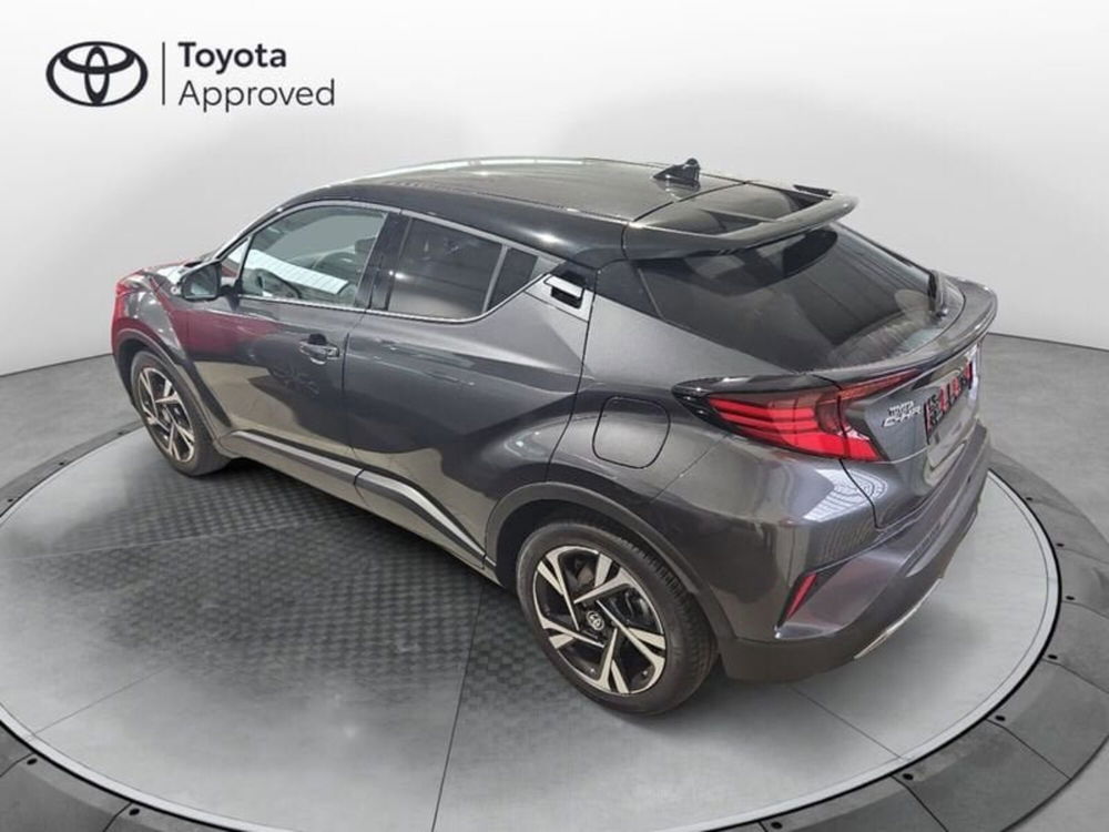 Toyota Toyota C-HR nuova a Vicenza (2)