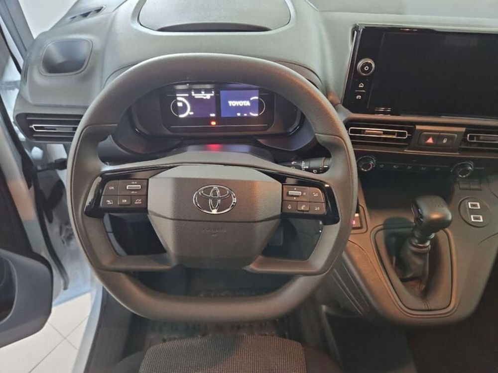 Toyota Proace City nuova a Vicenza (11)