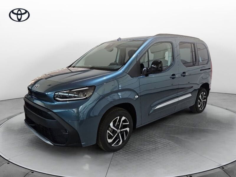 Toyota Proace City Verso City Verso 1.2 110 CV S&amp;S Short D Executive  nuova a Torri di Quartesolo