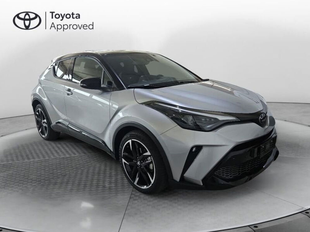 Toyota Toyota C-HR nuova a Vicenza (3)