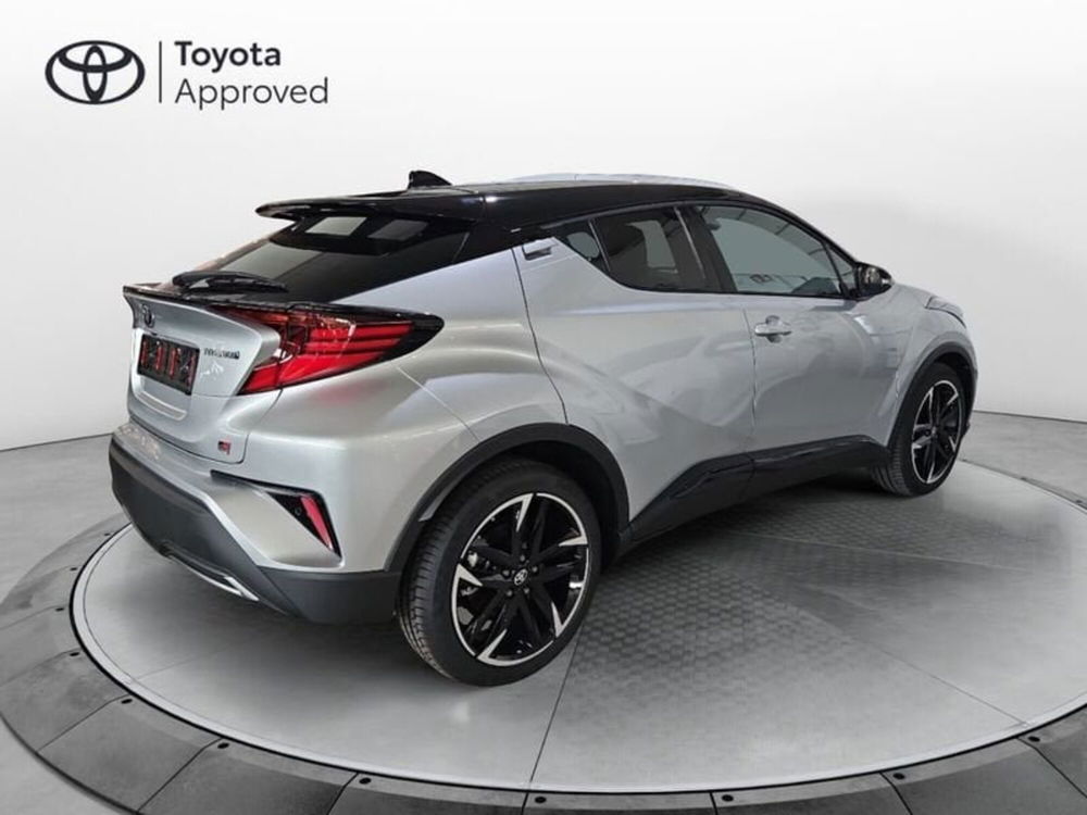 Toyota Toyota C-HR nuova a Vicenza (4)