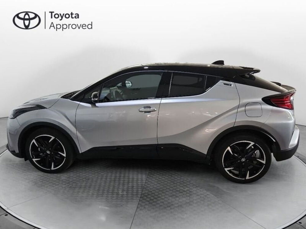 Toyota Toyota C-HR nuova a Vicenza (6)