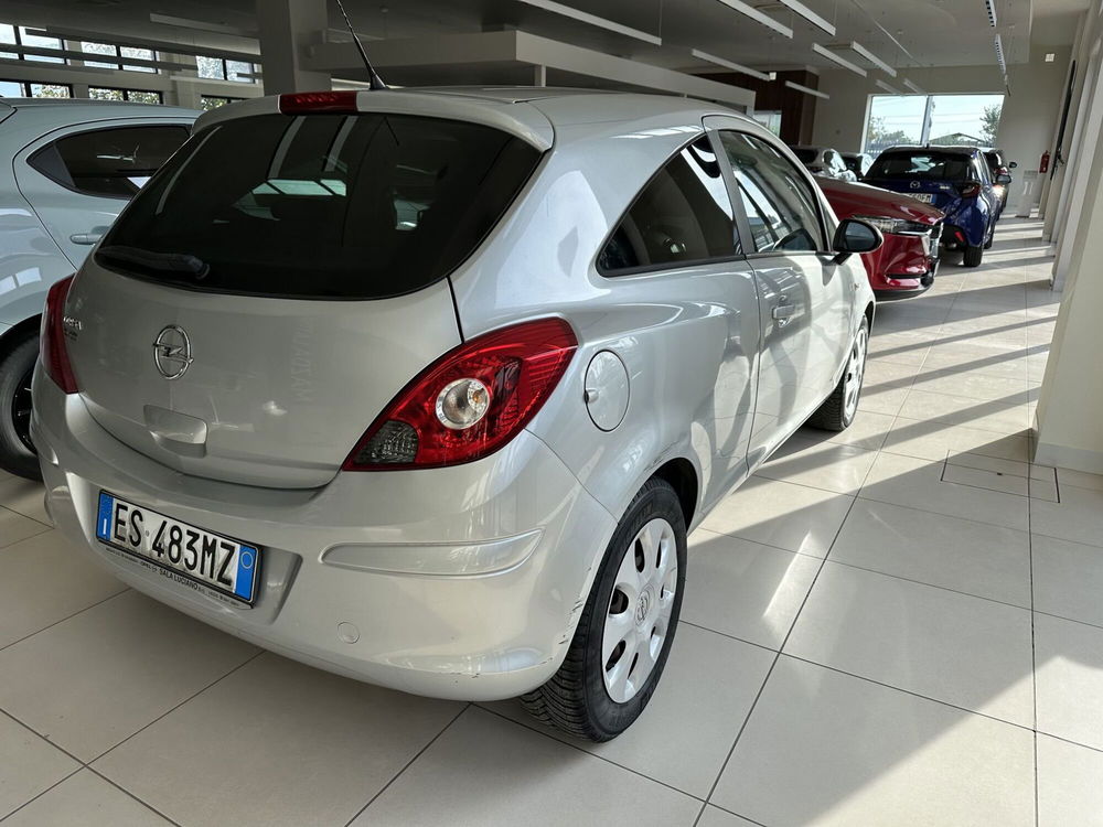 Opel Corsa usata a Latina (2)