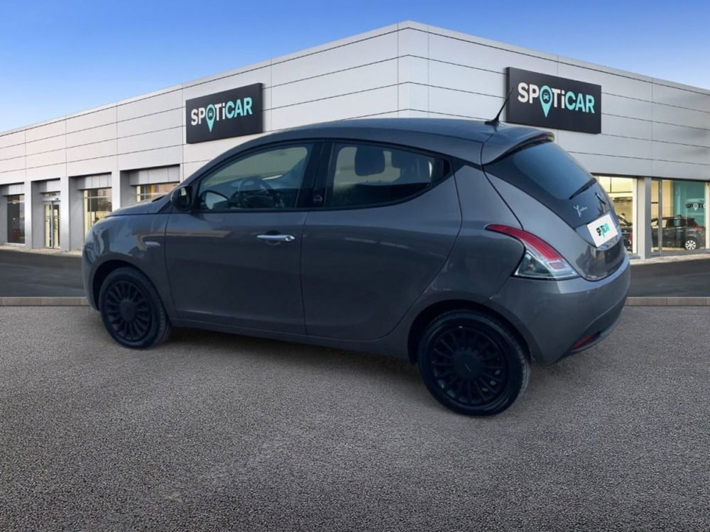 Lancia Ypsilon usata a Foggia (8)