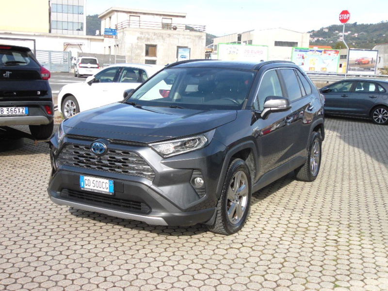 Toyota Rav4 vvt-ie h Lounge awd-i 222cv e-cvt del 2021 usata a La Spezia