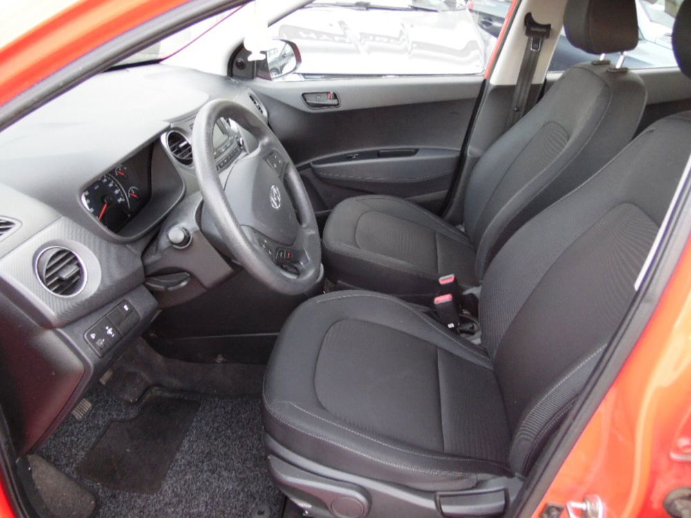 Hyundai i10 usata a La Spezia (9)