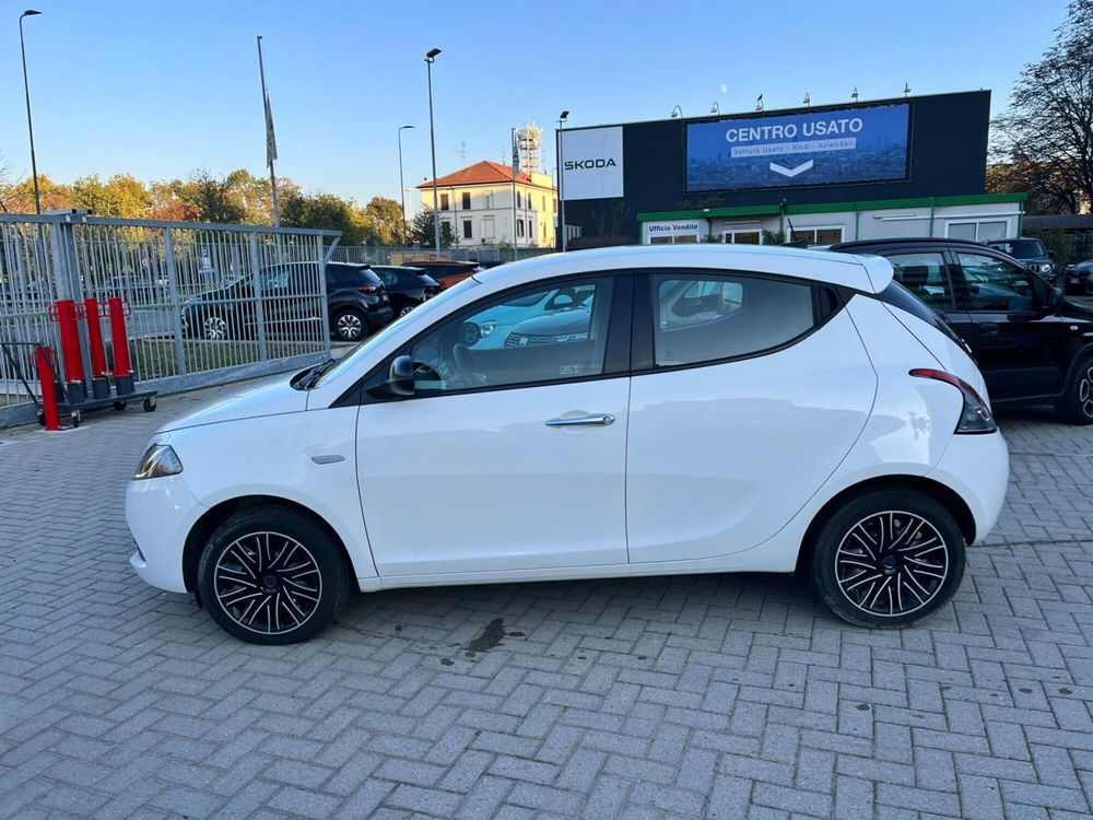 Lancia Ypsilon usata a Milano (4)