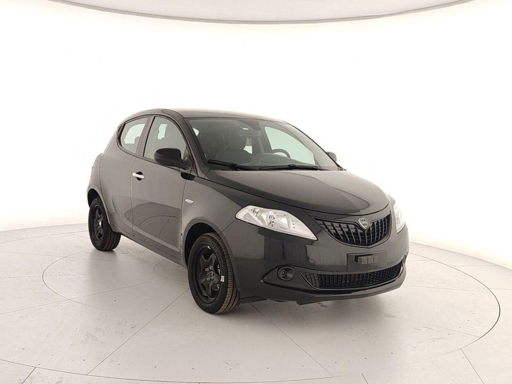 Lancia Ypsilon nuova a Caserta