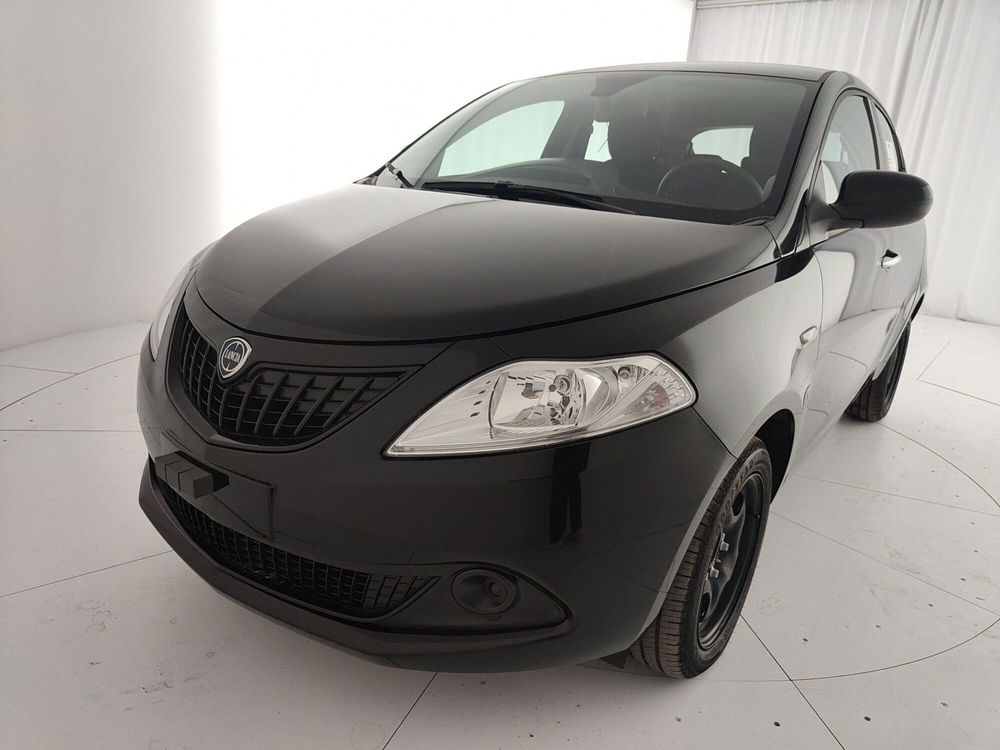 Lancia Ypsilon nuova a Caserta (10)