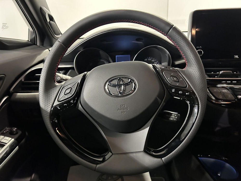 Toyota Toyota C-HR usata a Milano (8)