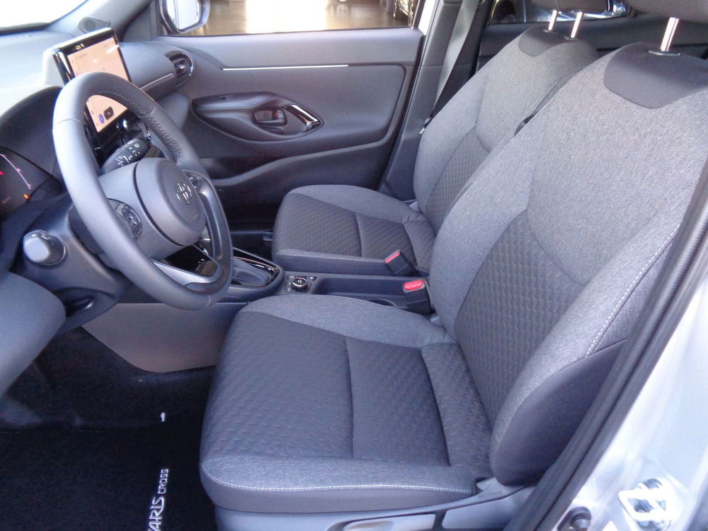 Toyota Yaris Cross nuova a Treviso (8)