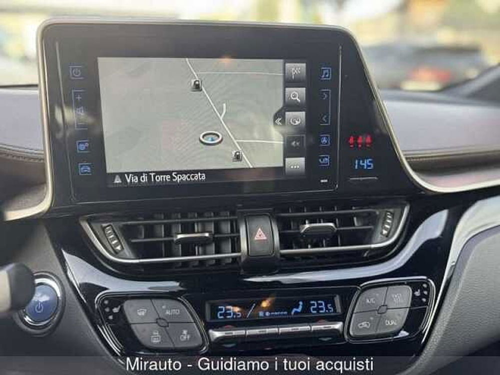 Toyota Toyota C-HR usata a Roma (12)